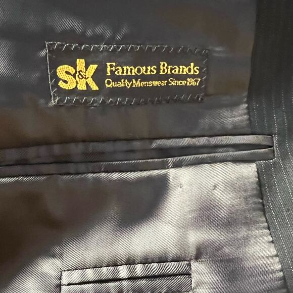Kilburne & Finch Black Pin Stripe Three Button Sports Jacket, Size 42R - Picture 3 of 8
